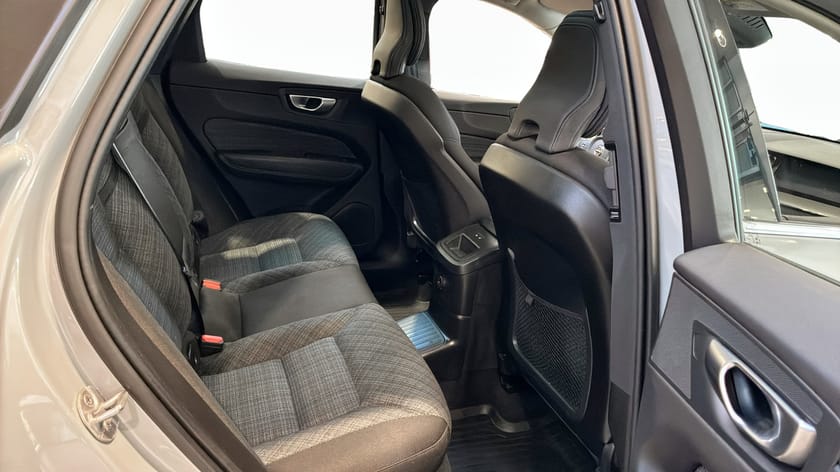 Bild 5 av Volvo XC60 Recharge T6 AWD 350hp CORE / PANO / DRAG /