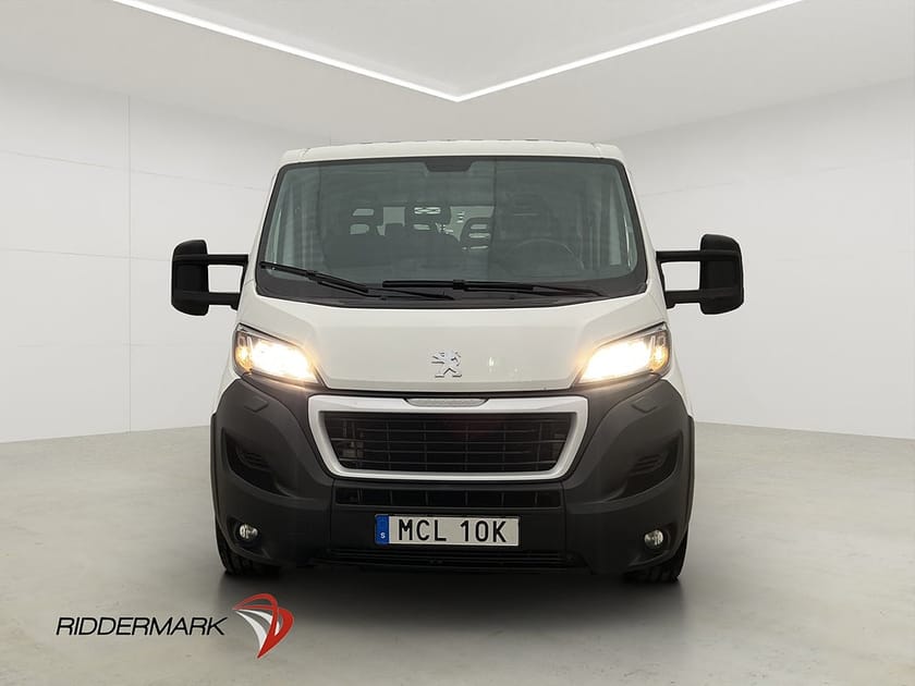 Bild 5 av Peugeot Boxer Chassi Cab Dubbelhytt FLAK Värmare Dragkrok 7-Sits Moms