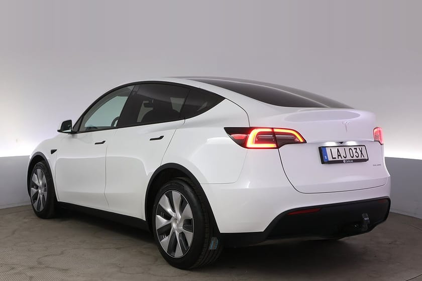 Bild 4 av Tesla Model Y Long Range AWD Autopilot Panorama Drag V-hjul