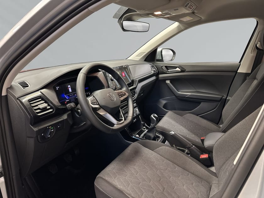 Bild 2 av Volkswagen T-Cross LIFE 1.0 TSI 95HK BACKKAMERA