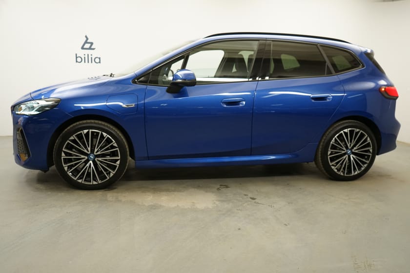 Bild 2 av BMW 230e xDrive Active Tourer 230i M Sport – Harman Kardon – Head-Up Display – 360° Kamera – Dragkrok