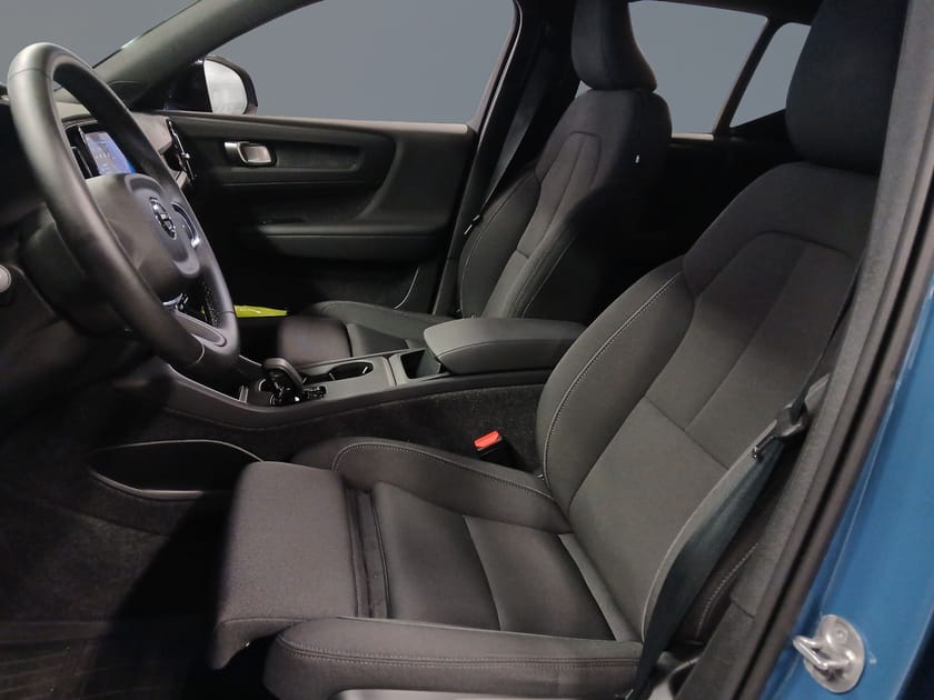 Bild 5 av Volvo EX40 Single Motor Extended Range R Core SE//360-Kamera//