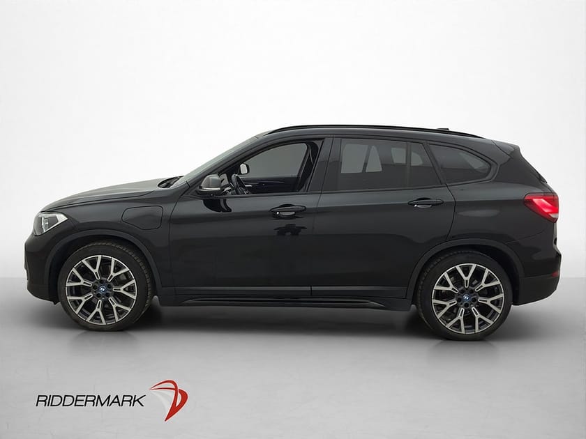 Bild 4 av BMW X1 xDrive25e Sport line Pano H/K HuD Kamera Skinn Drag