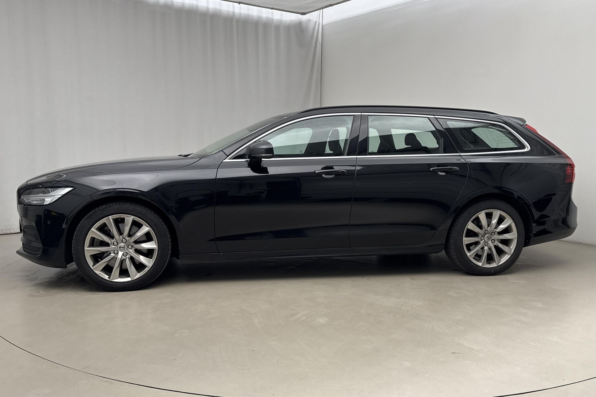 Volvo V90 B4 AWD 2022, bild 2/10