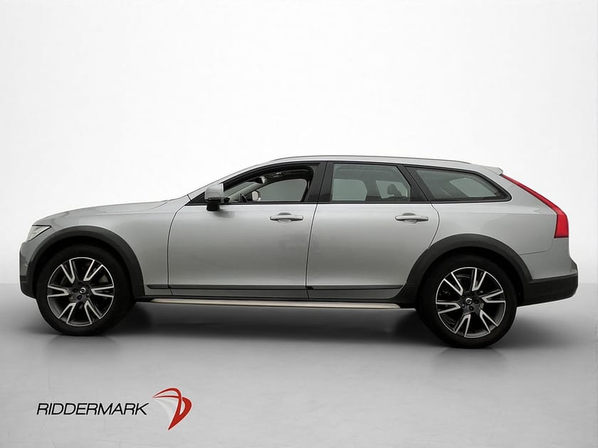 Bild 4 av Volvo V90 Cross Country D5 AWD Pro VOC Pano B&W 360° HuD