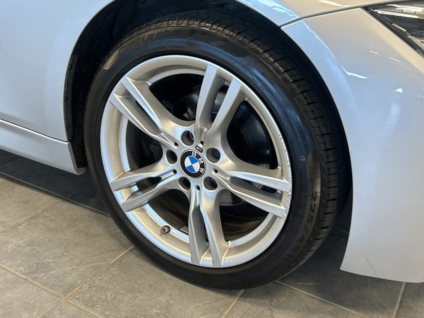 Bild 3 av BMW 320i xDrive Touring 184hk M-sport Aut/Drag