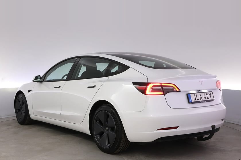 Bild 4 av Tesla Model 3 Standard Range Refresh AP Pano Drag V-hjul