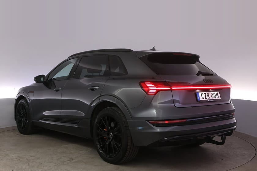 Bild 4 av Audi e-tron 55 quattro S-line black edition Drag Pano B&O
