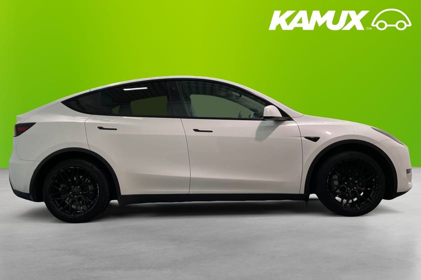 Bild 2 av Tesla Model Y Standard Range RWD Pano Läder 360° Moms 299hk