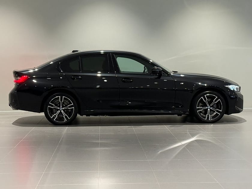 Bild 3 av BMW 330e Sedan M Sport Drag Adaptiv Farth HiFi Backkamera LED 18"