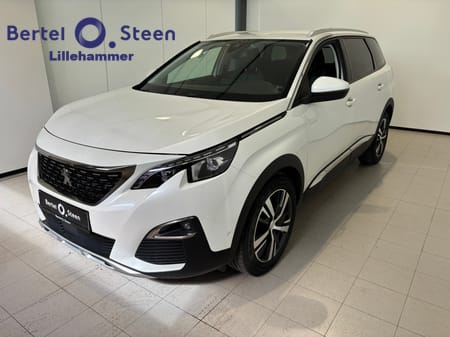 Peugeot 5008 Navigasjon, hengerfeste, apple Carplay. 3 isofix bak.