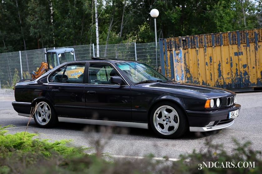 Bild 4 av BMW M5 Sedan E34 315hk Skinnklädsel Taklucka Nybesiktad
