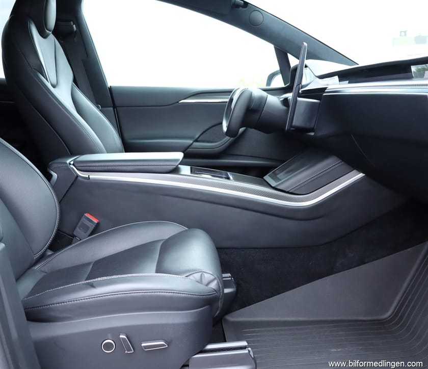 Bild 5 av Tesla Model X Plaid