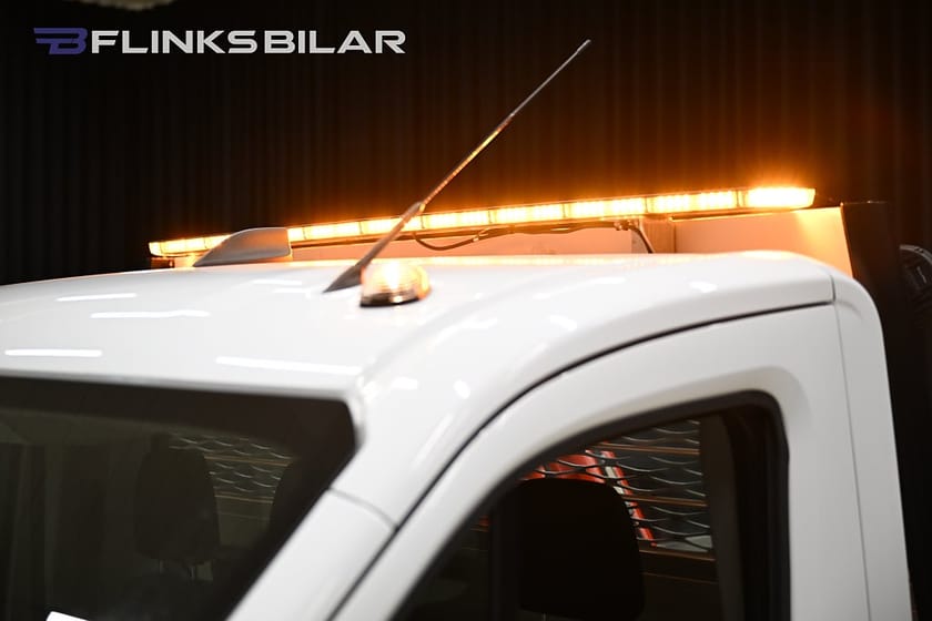 Bild 3 av Ford Transit 350 Chassi Cab 155HK L4 Automat|Långflak|Kranbil|883Mil