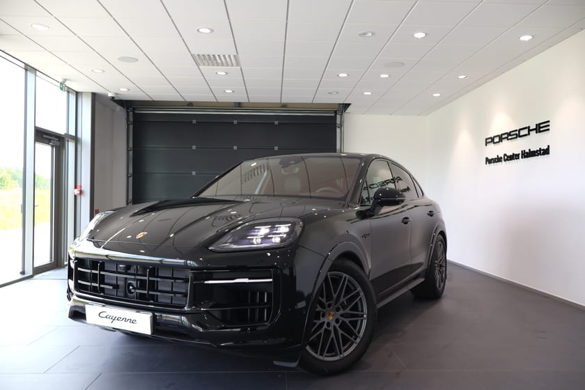 Bild 1 av Porsche Cayenne E-Hybrid Coupé 470 HK Black Edition
