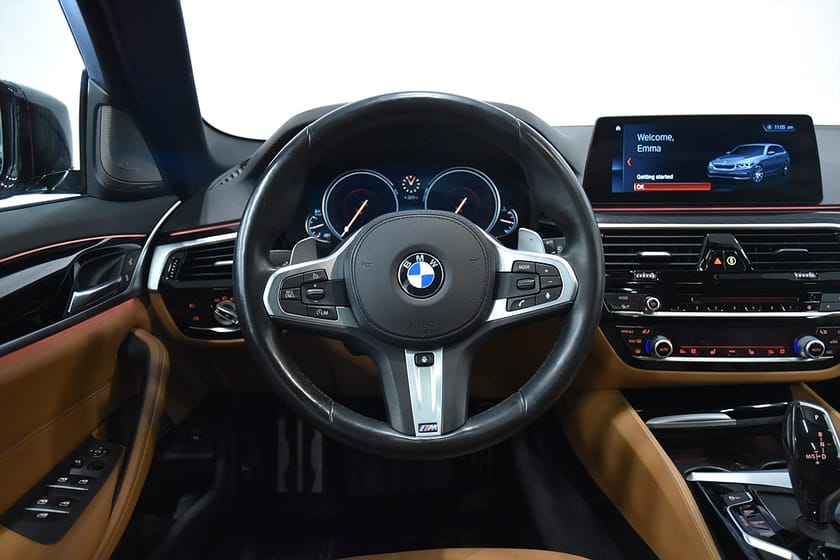 Bild 2 av BMW 530d xDrive Touring Aut Drag Skinn Pano H/K P-värm Rattv Navi HUD B-kam 265hk
