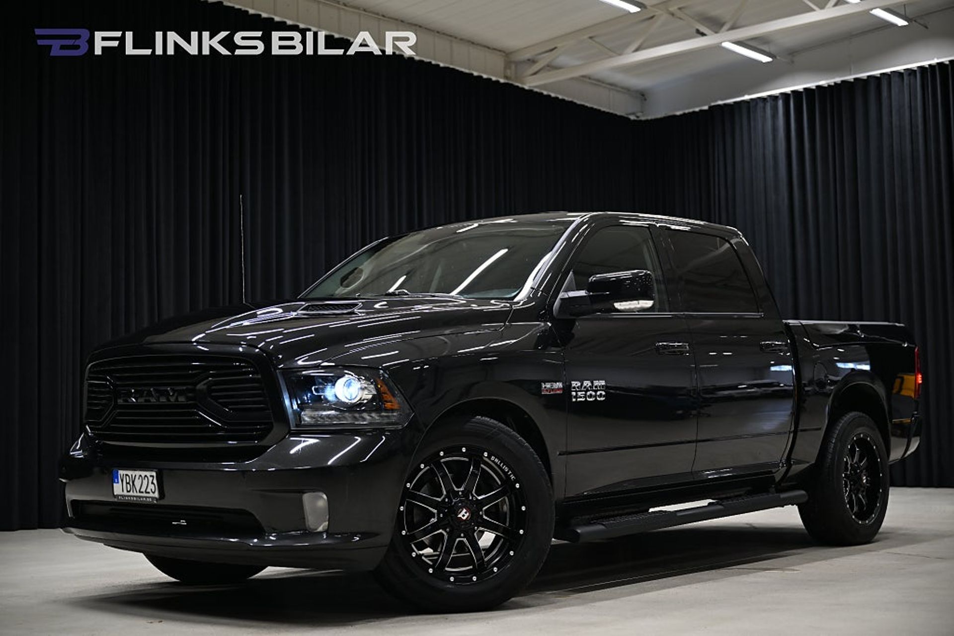 RAM 1500 5.7 V8 HEMI 4x4 2018, bild 2/34