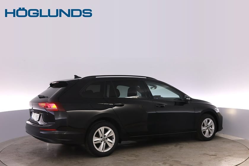 Bild 3 av Volkswagen Golf Sportscombi 1.5 ACT Life Värmare B-kamera V-hjul Moms