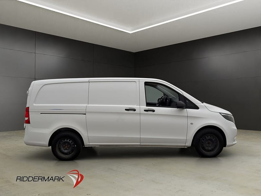 Bild 2 av Mercedes-Benz Vito 110 CDI 2.8t L2 Värmare Drag B-Kamera CARPLAY Moms