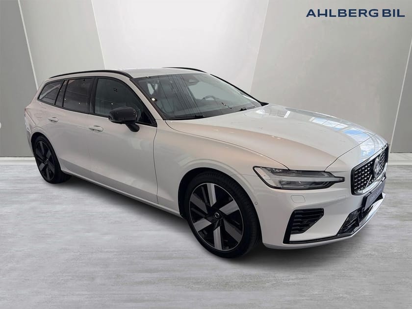 Bild 1 av Volvo V60 T6 Plus Dark Nordic Edition - Plus ,  Dragkrok ,  360 kamera ,  Heads up display ,  Mörkt tonade rutor