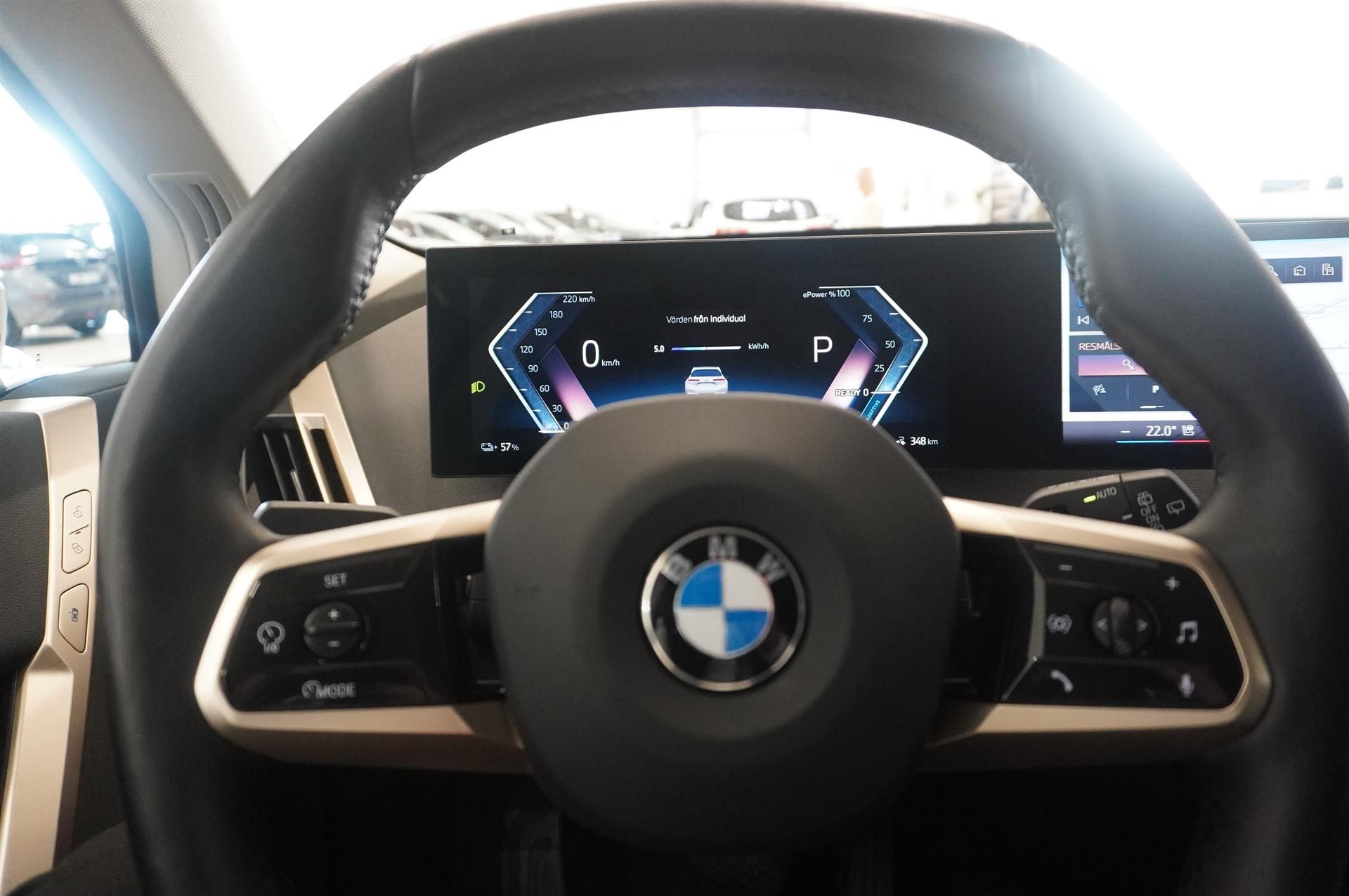 BMW iX xDrive60, 544hp, 2025
