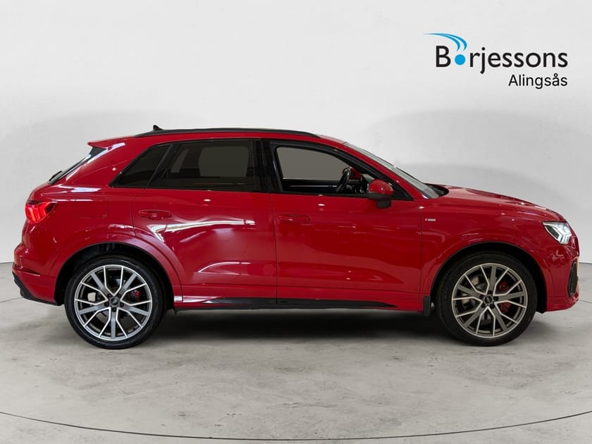 Bild 2 av Audi Q3 40 TDI quattro S tronic 190hk S-Line WOW SPEC