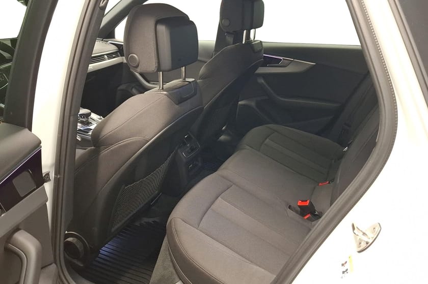 Bild 5 av Audi A4 allroad quattro 40 TDI 204 HK / Black Edition / 19" / Matrix