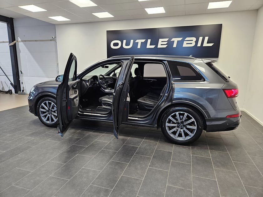 Bild 3 av Audi Q7 50 TDI quattro 286hk 7 sits S line Cockpit Värmare Drag