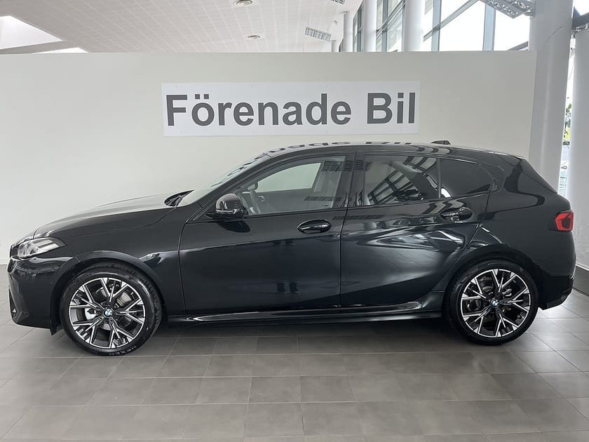 Bild 3 av BMW 120 M Sport Design Nav Drive/Park-assist Rattvärme