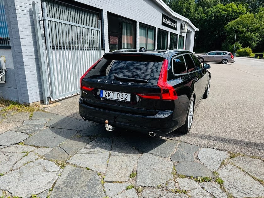 Bild 3 av Volvo V90 T4 190HK AUTOMAT MOMENTUM / NAVI / DRAG / VÄRMARE