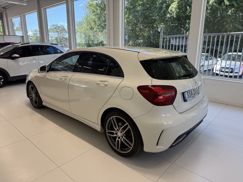 Bild 4 av Mercedes-Benz A 180 d – AMG Line
