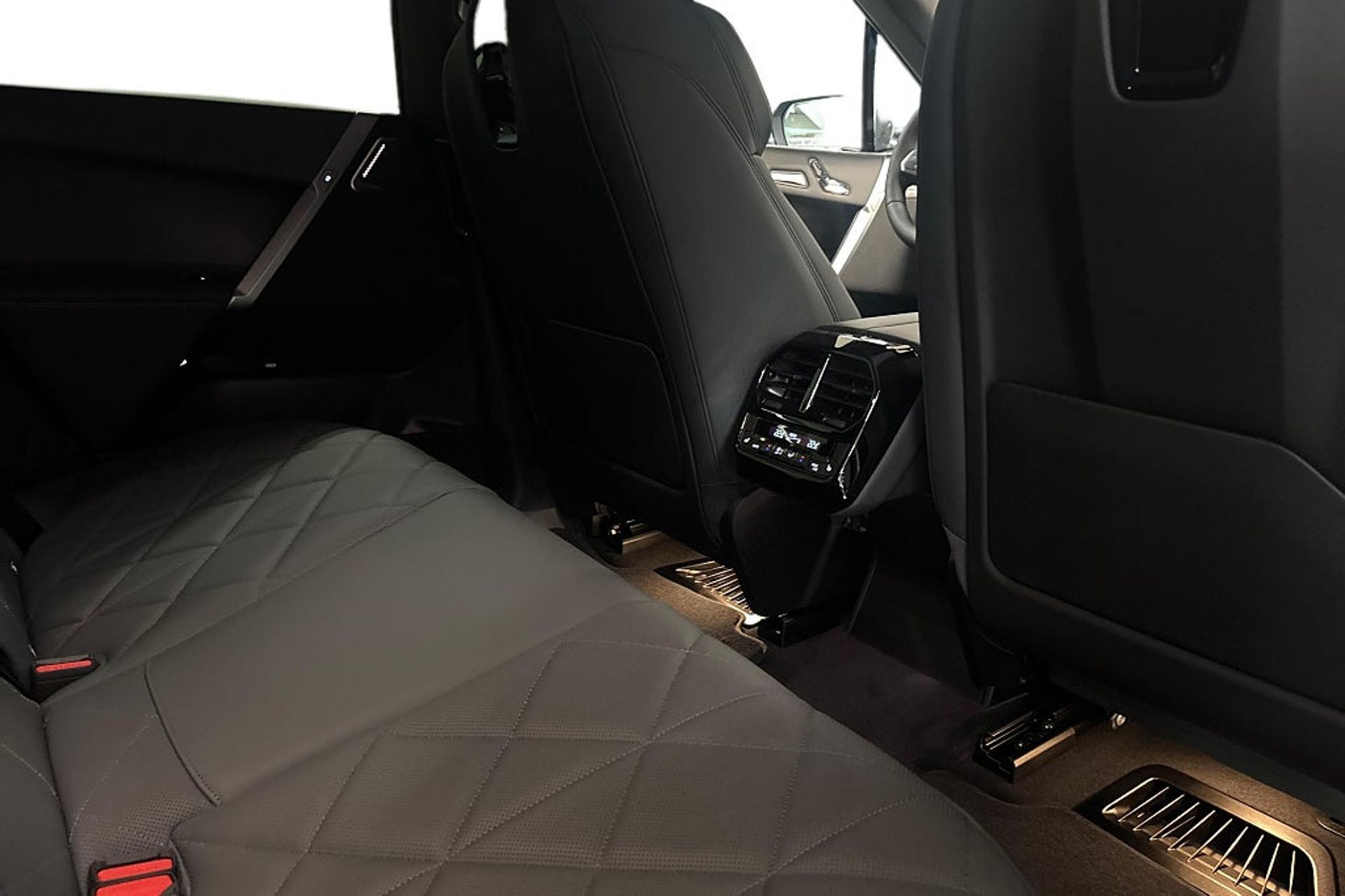 BMW iX xDrive60 2026, bild 7/10