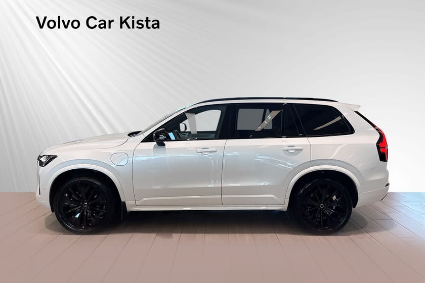 Bild 3 av Volvo XC90 T8 Ultra Black Edition Luftfj B/W Pano Drag
