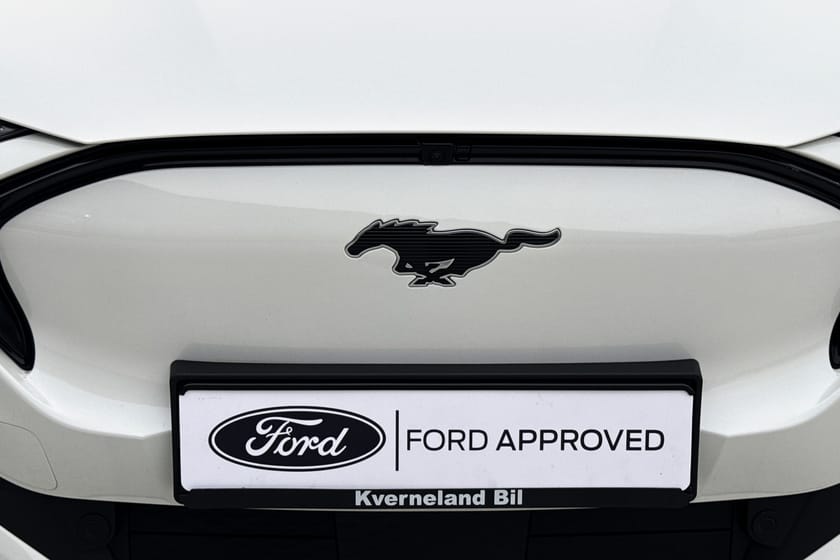 Bilde 3 av Ford Mustang Mach-E Long Range AWD Skinn B&O Navigasjon 360Kamera 2023 reg