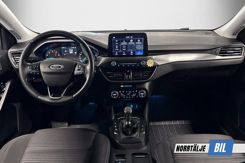 Bild 2 av Ford Focus Kombi 1.0 125 HK ECOBOOST TITANIUM CARPLAY B-KAMERA 17"