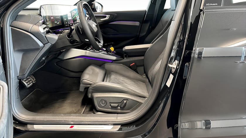 Bild 2 av Audi A5 Avant e-hybrid quattro 367 HK, S-line, Drag, p-värmare