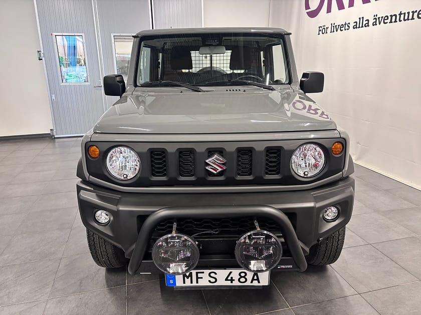Bild 2 av Suzuki Jimny Torakku 1.5 102Hk Allgrip Frontbåge, Extraljus, Värmare