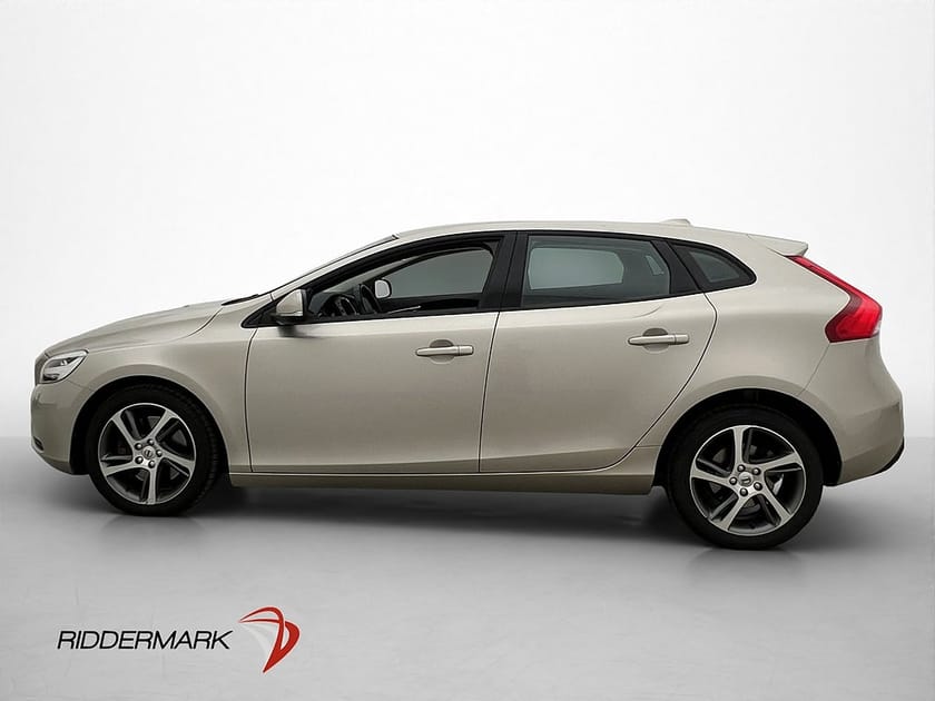 Bild 5 av Volvo V40 T2 Momentum VOC Värmare Kamera BLIS HalvSkinn
