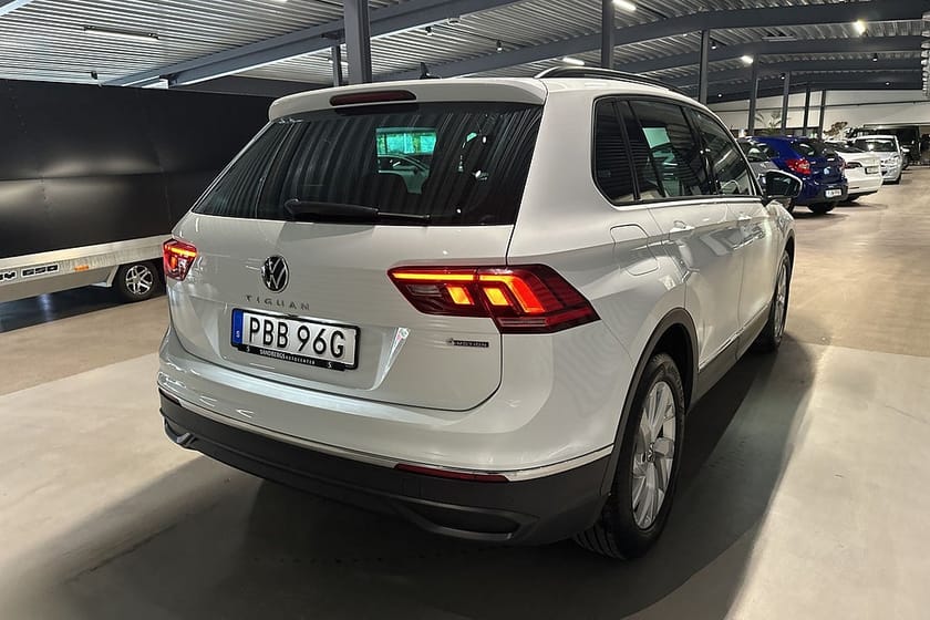 Bild 4 av Volkswagen Tiguan 2.0 TDI 4Motion Base Backkamera Navi Värmare Drag Eu6