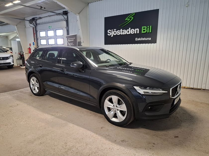 Bild 3 av Volvo V60 Cross Country D4 AWD Geartronic Adv SE II Drag Värmare GPS Keyless