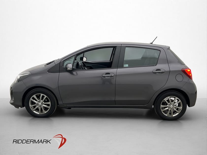 Bild 4 av Toyota Yaris 1.3 Dual VVT-i 99hk Backkamera Farthållare