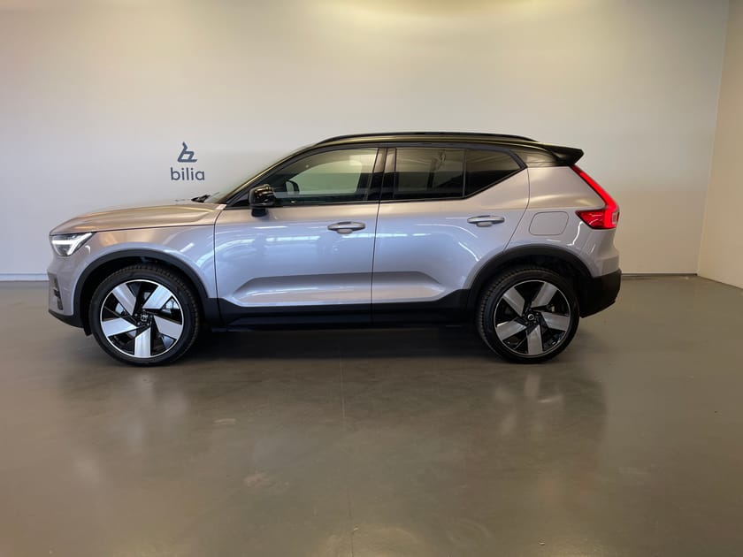 Bild 2 av Volvo EX40 Single Motor Extended Range ExtendedRange Ultra SE/ Navigation/ Panoramatak/ Harman Kardon/ 10.000kr Tillbehör/