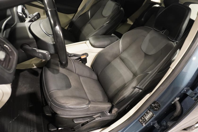 Bild 4 av Volvo V40 D2 Momentum Kamera PDC