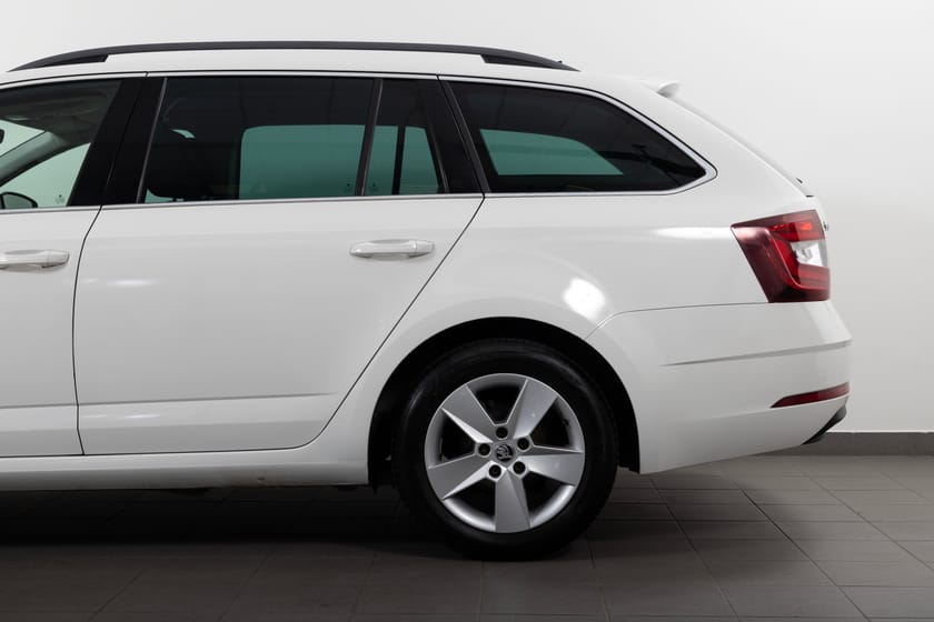 Bild 5 av Škoda Octavia Kombi 1.0 TSI DSG Sekventiell 115hk Drag/Pvärmare/Carplay