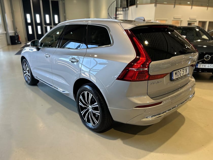 Bild 4 av Volvo XC60 Recharge T8 AWD Geartronic Inscription H/K /Pano /Drag