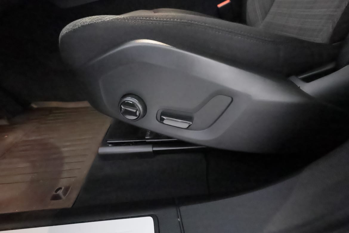 Volvo XC60 2023 - miniatyr 19