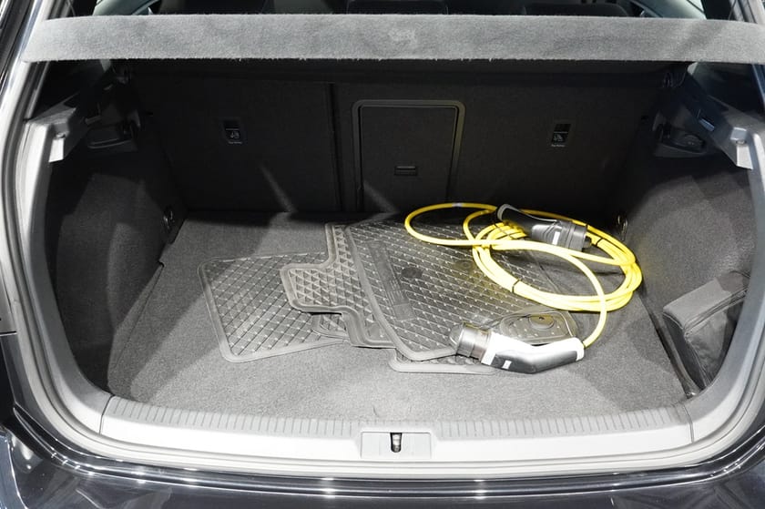 Bild 4 av Volkswagen Golf GTE 1,4 - Nyservad, Värmare, CarPlay