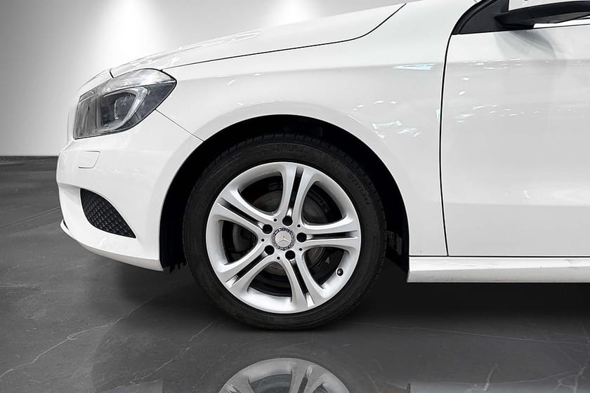 Bild 2 av Mercedes-Benz A 180 CDI A180 109hk Urbanline Sport Backkamera Nybesiktad