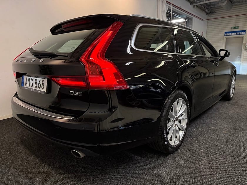 Bild 3 av Volvo V90 D3 AWD Momentum | PILOT/ VOC/ Rattvärme/ 2ägare/ Vhjul