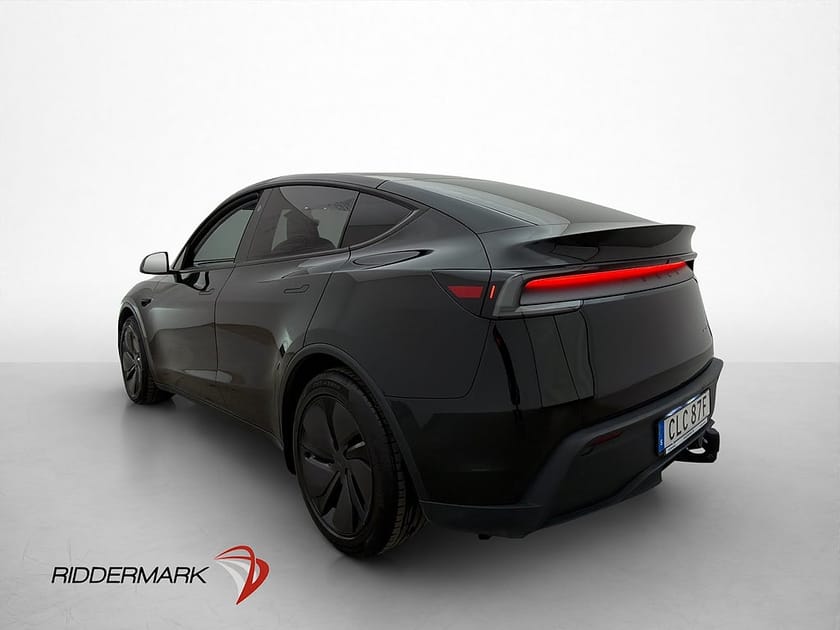 Bild 5 av Tesla Model Y Long Range AWD Dragkrok Autopilot MOMS